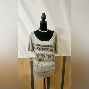 Agenda Gray Elephant Pattern Short Sleeve Top